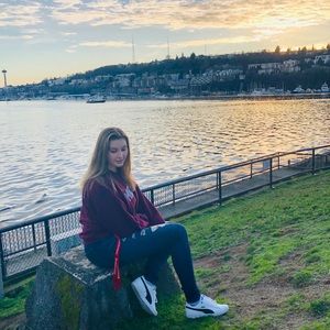 Meet your Posher, Carly